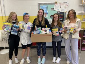 AYM Students Collect Donations for Undy Sunday and Catholic Charities